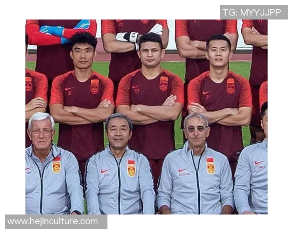 超级球星足球队全家福：明星球员齐聚一堂展现豪华阵容风采